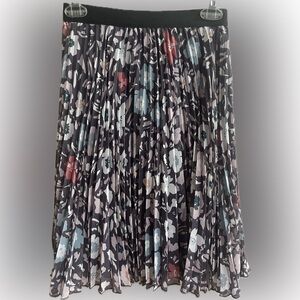 Super cute LOFT skirt! Pretty purple!